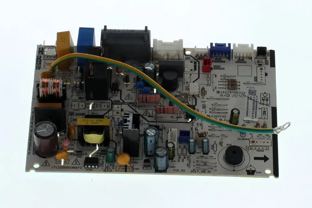 Leiterplatte von Bosch, ausgestattet mit verschiedenen elektronischen Bauteilen wie Widerständen, Kondensatoren und einer Spule, zur Verwendung in elektrischen Geräten.